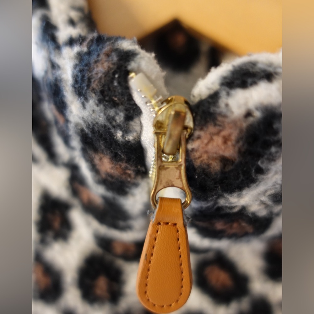 Cozy Leopard Print Puffer Jacket - Picture 3 of 5